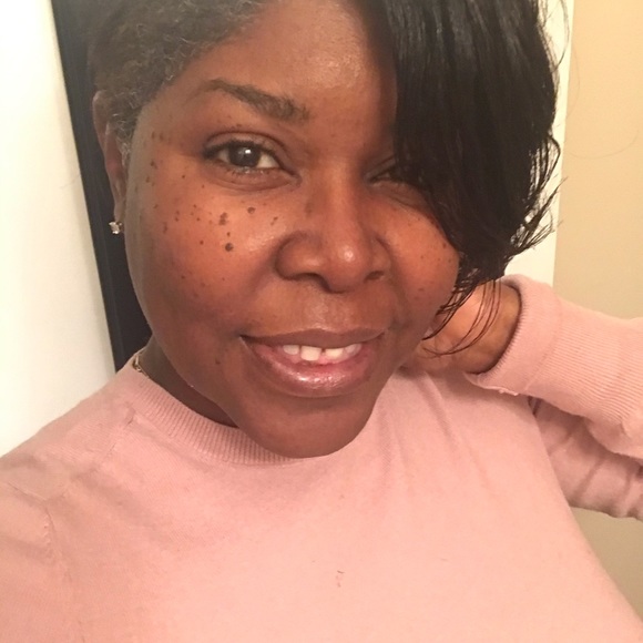 Meet your Posher, iWildflower - Picture 2 of 4